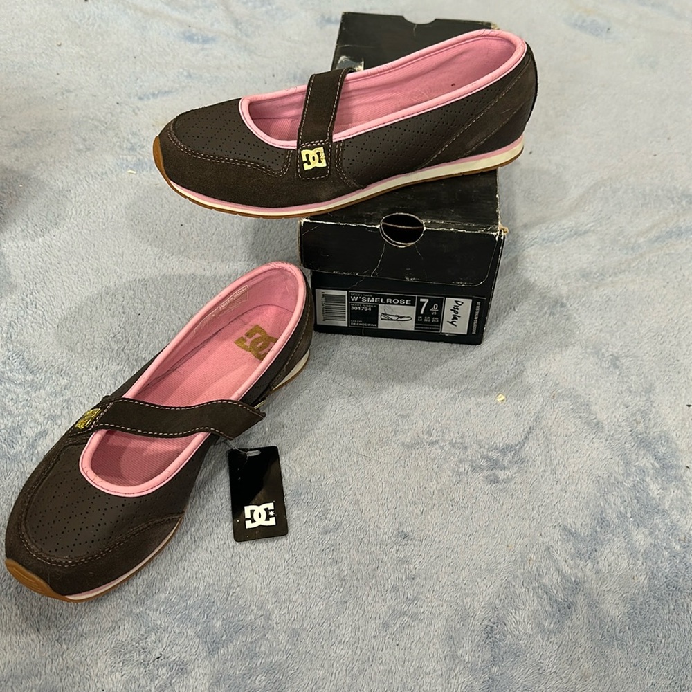 DC shoe co women’s smelrose Maryjane shoes